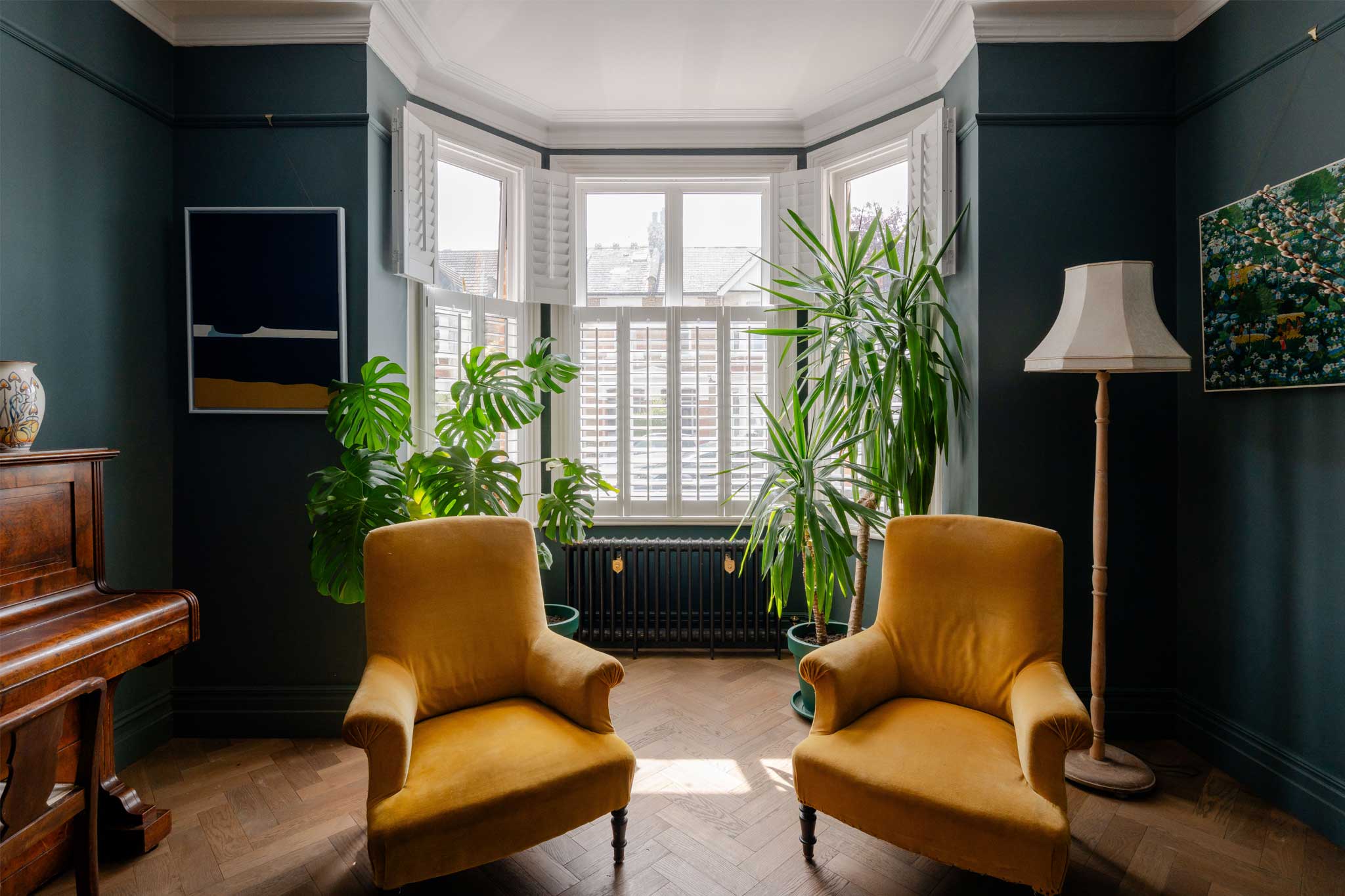 About Middle Full Background